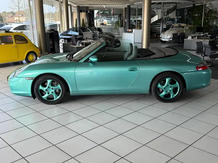 Carrera 4 Cabriolet — Exterior