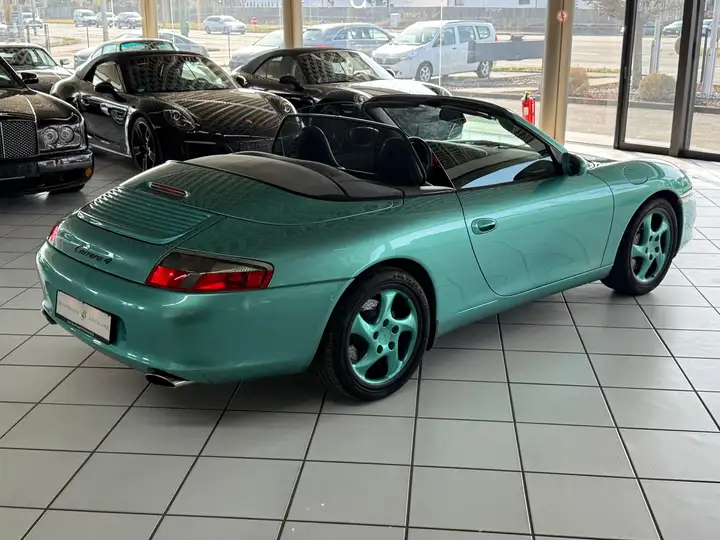 Carrera 4 Cabriolet — Exterior