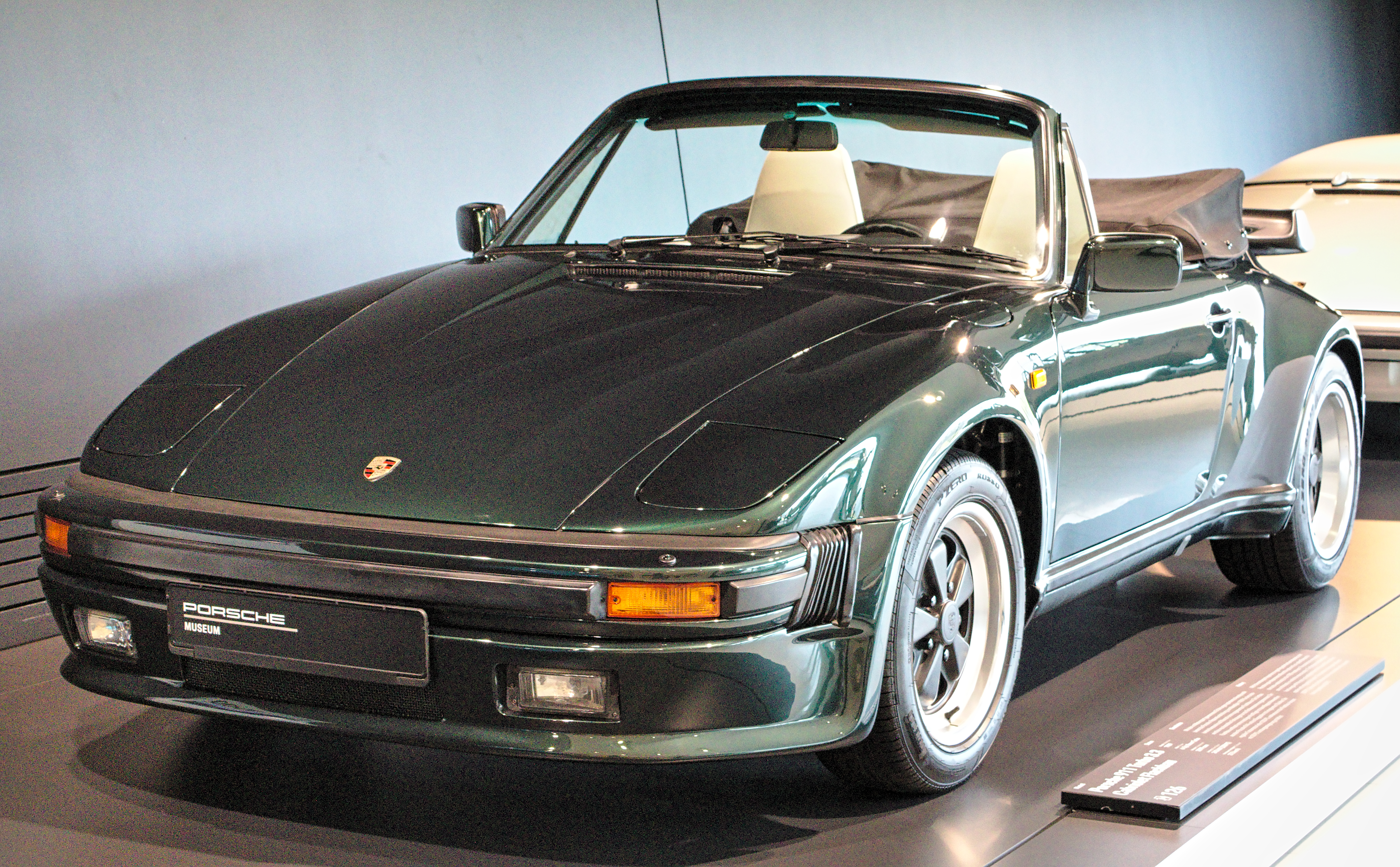 Turbo Flachbau (slant nose) — Exterior