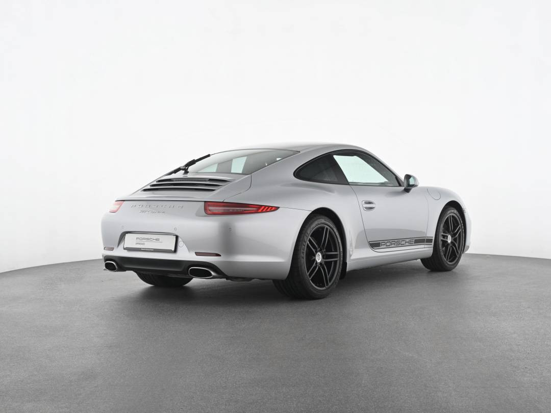 Carrera — Exterior