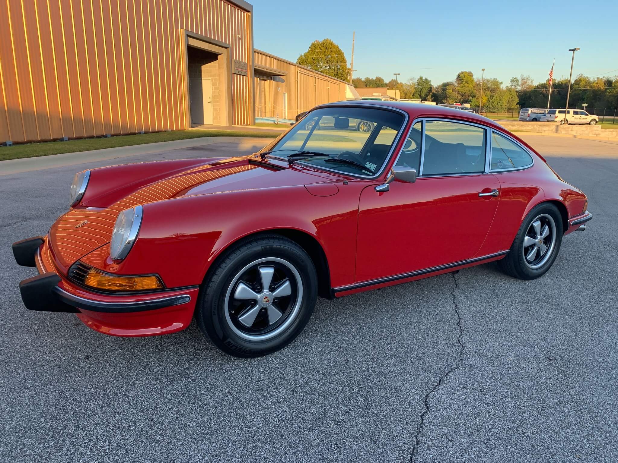 911 T 2.4 — Exterior