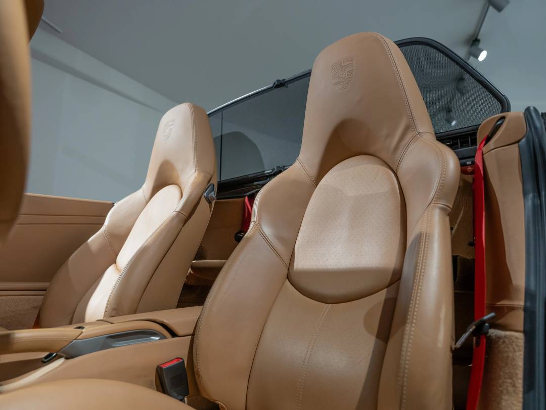 Turbo Cabriolet — Interior