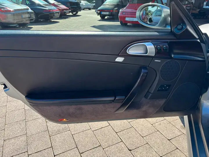 Targa 4 — Exterior