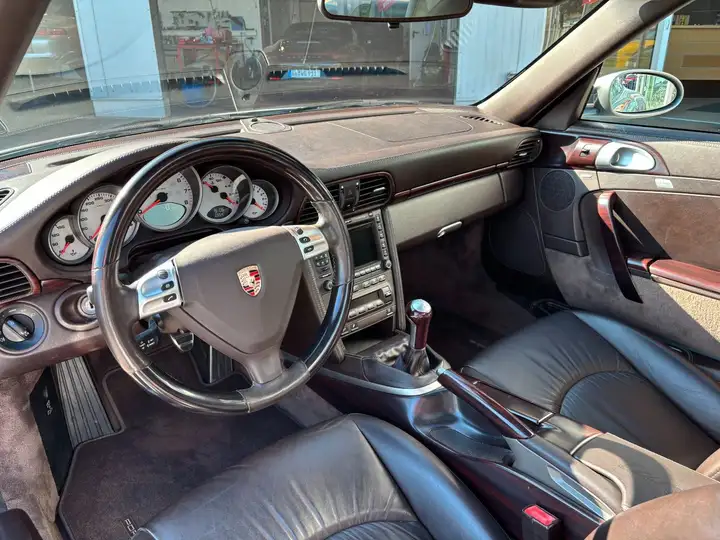 Targa 4 — Exterior
