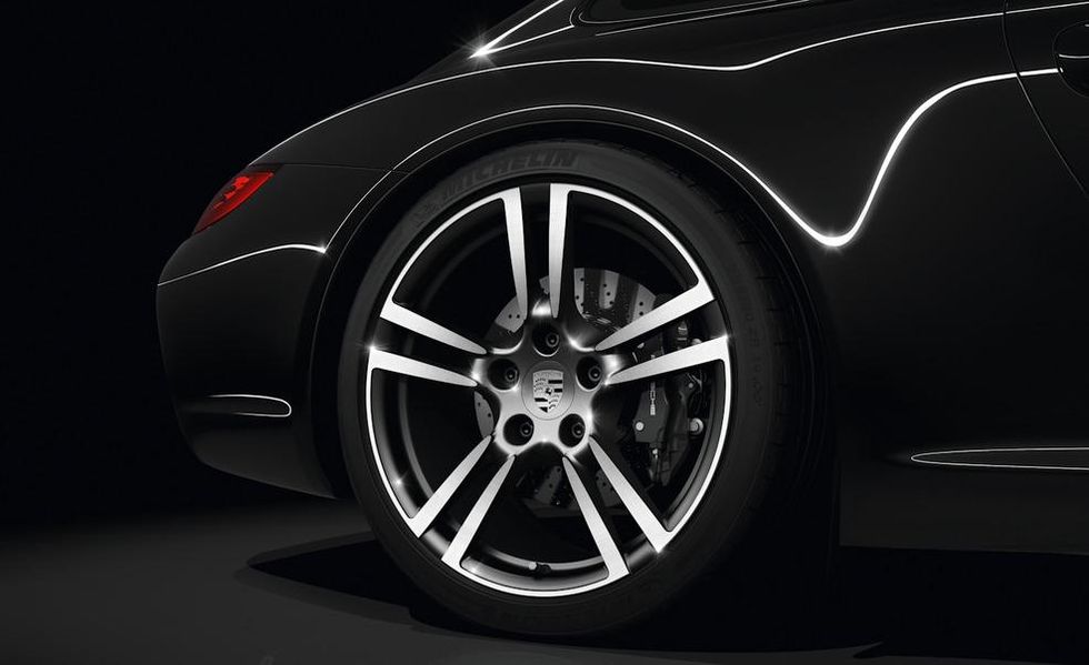911 Black Edition — Exterior