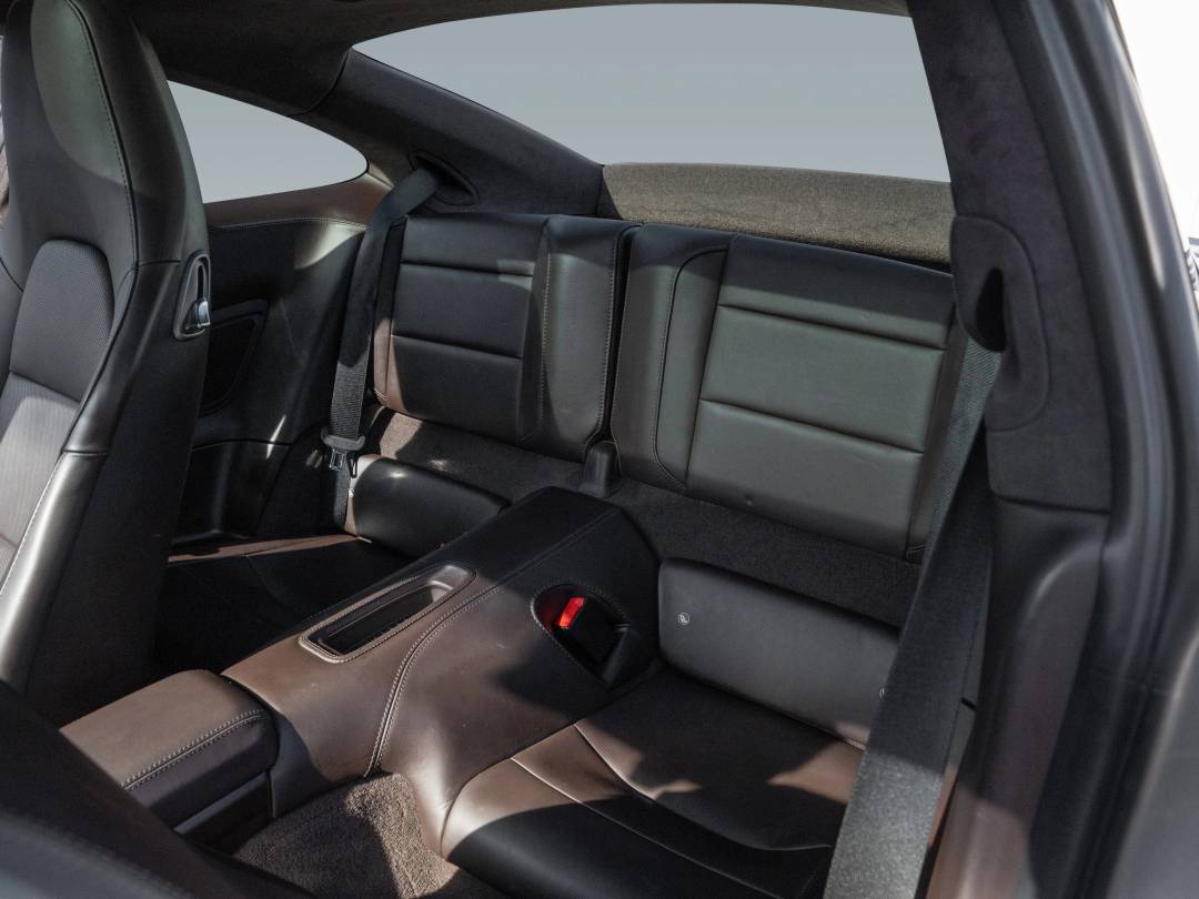 Turbo S — Interior