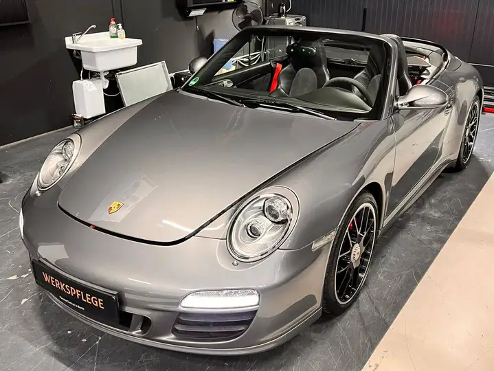 Carrera 4 GTS Cabriolet — Exterior