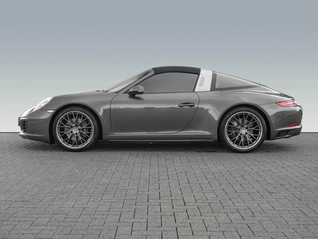 Targa 4 — Exterior