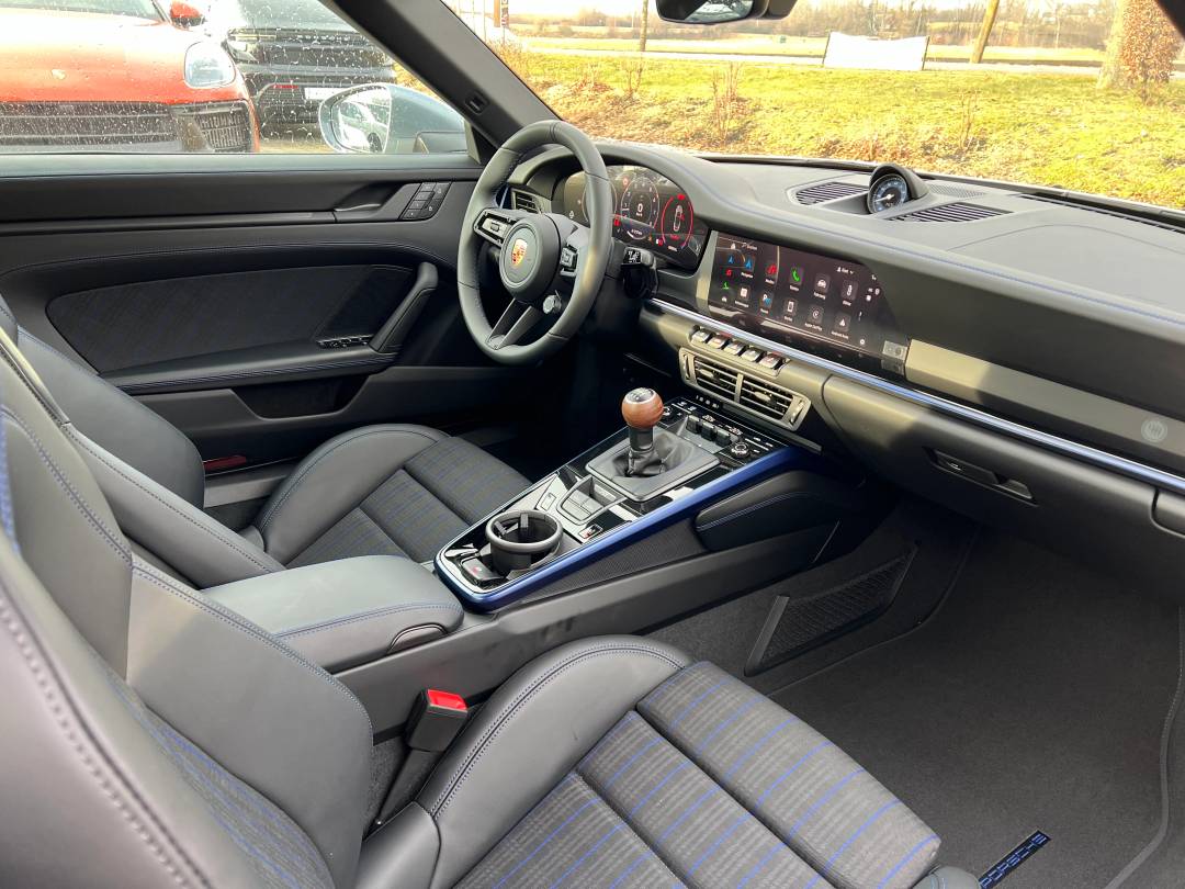 Carrera T Cabriolet — Interior