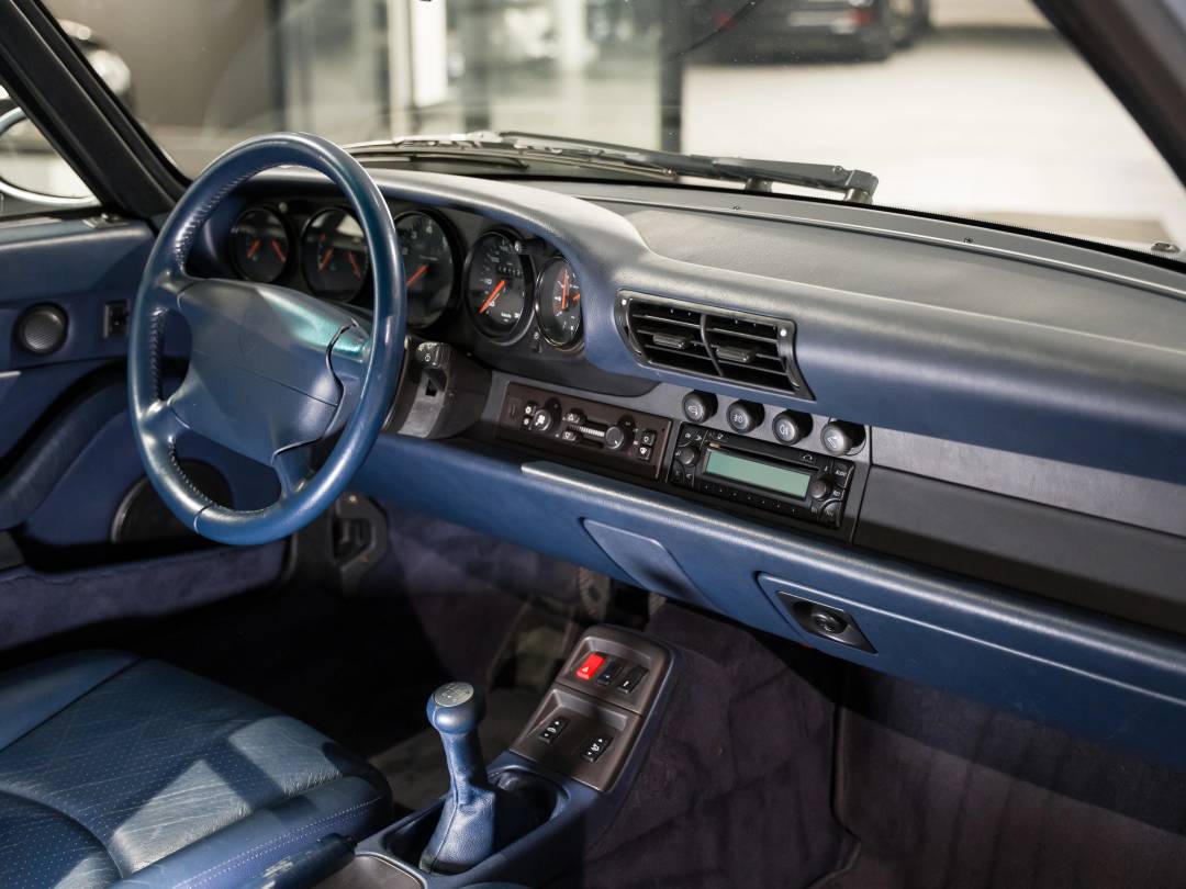 Carrera Cabriolet — Interior