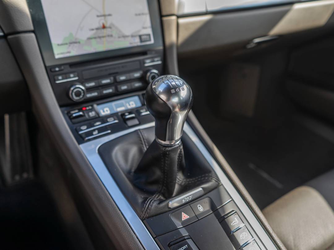 Carrera — Exterior