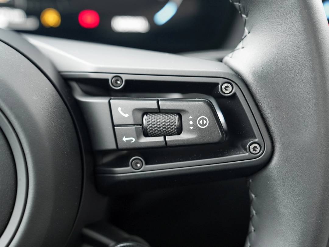 Carrera T — Interior