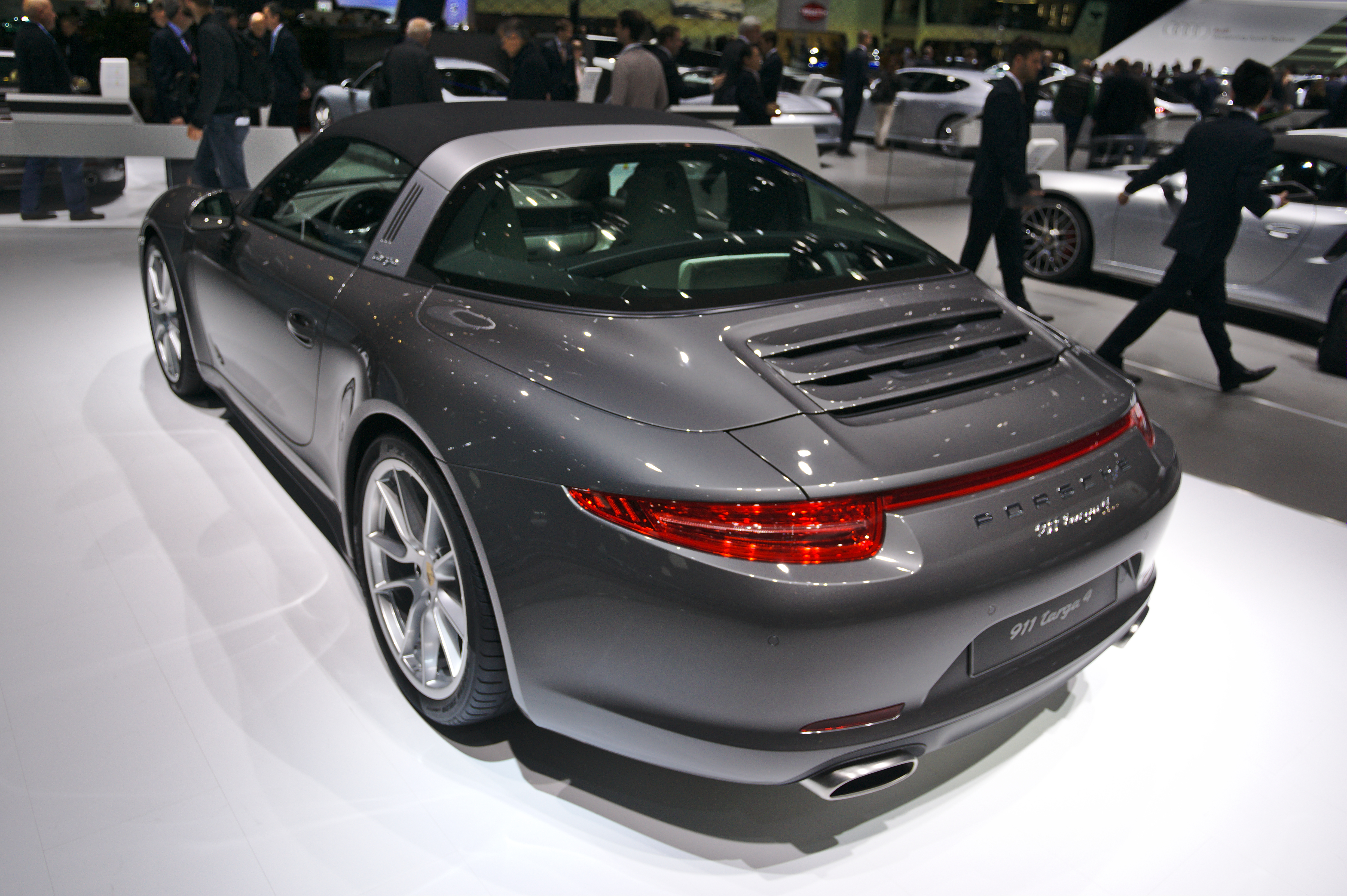 Targa 4 — Exterior