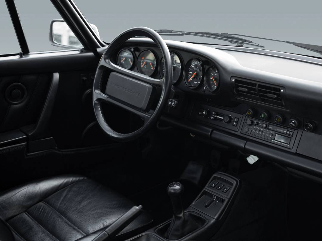 Carrera 4 — Interior