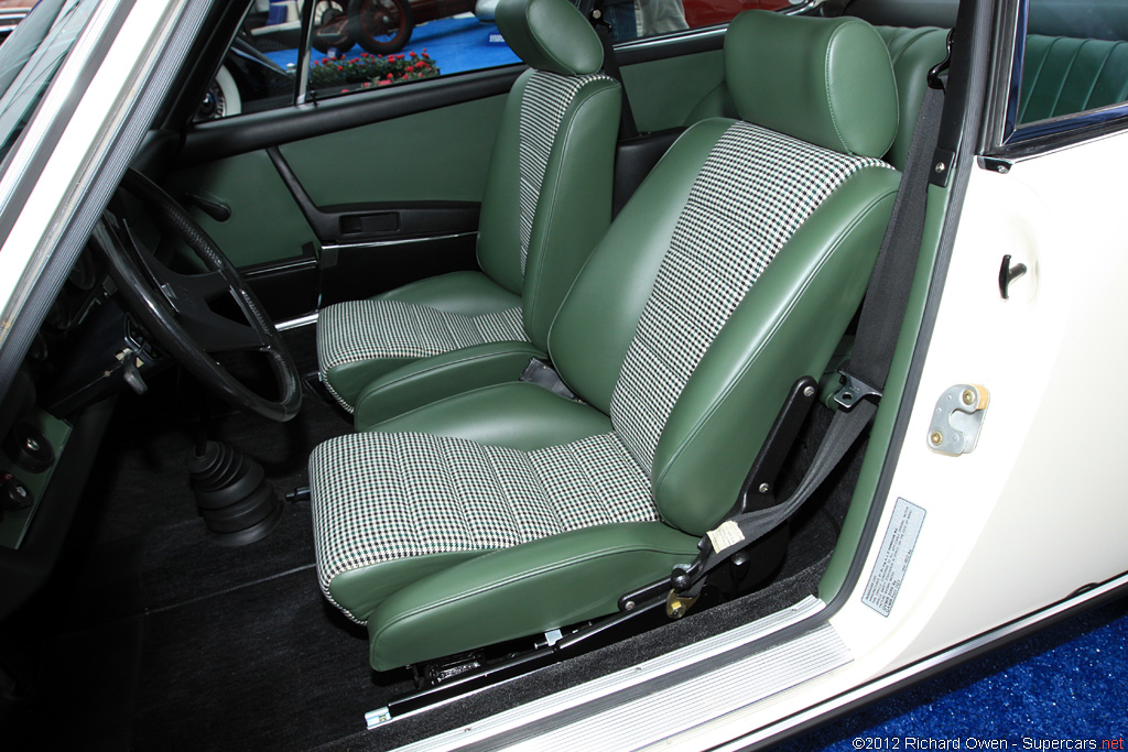 911 S 2.4 — Exterior