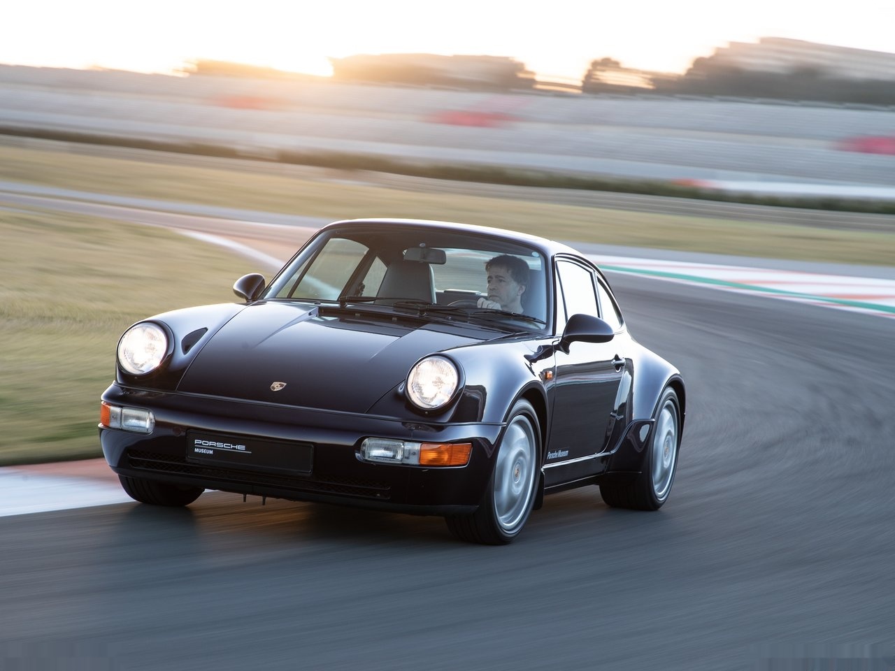 30 Jahre 911 — Exterior