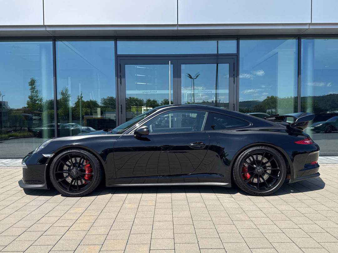 GT3 — Exterior