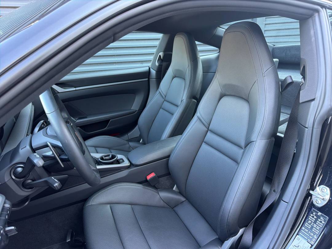 Carrera — Interior