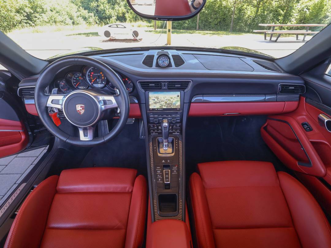 Turbo S Cabriolet — Interior