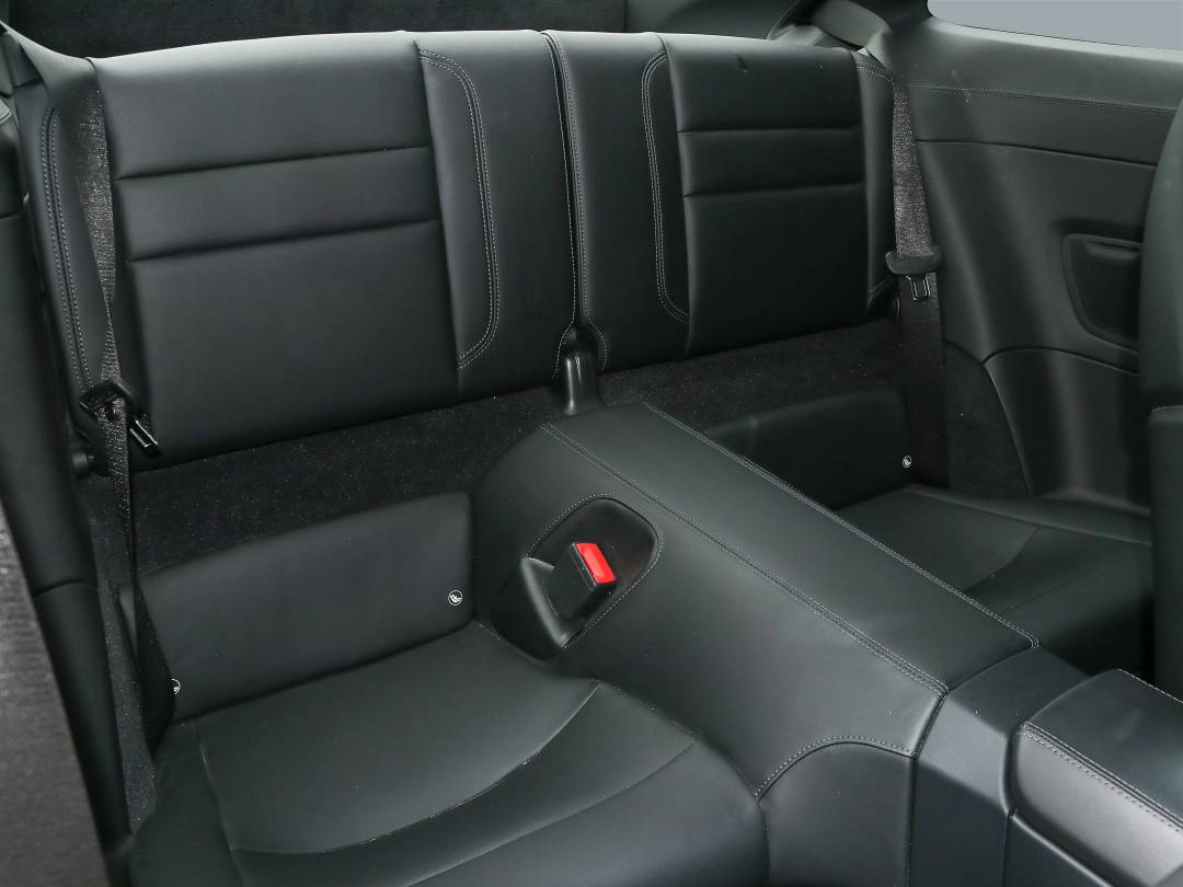 Carrera 4 — Interior
