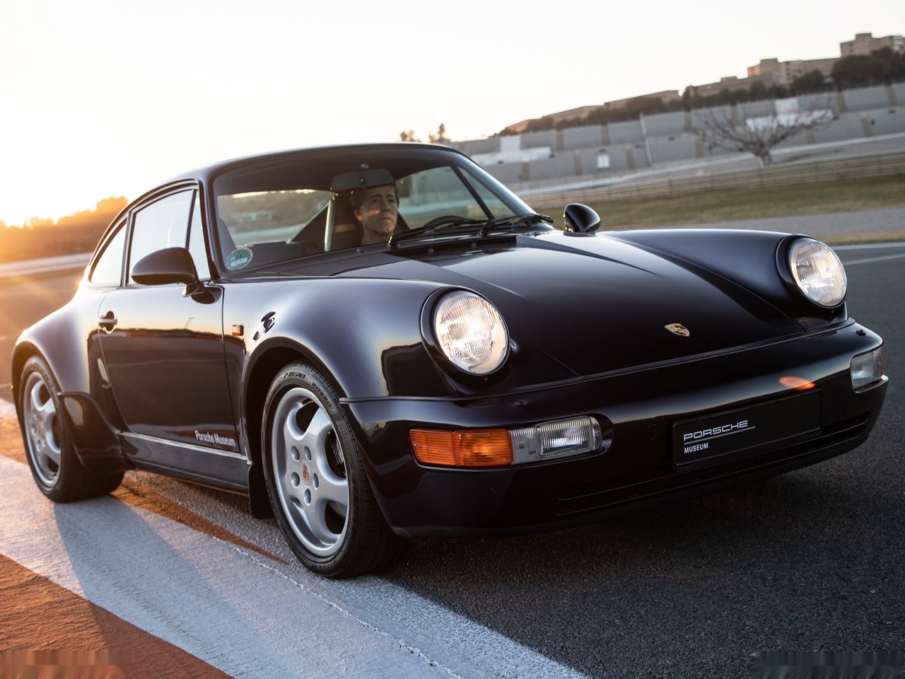 30 Jahre 911 — Exterior