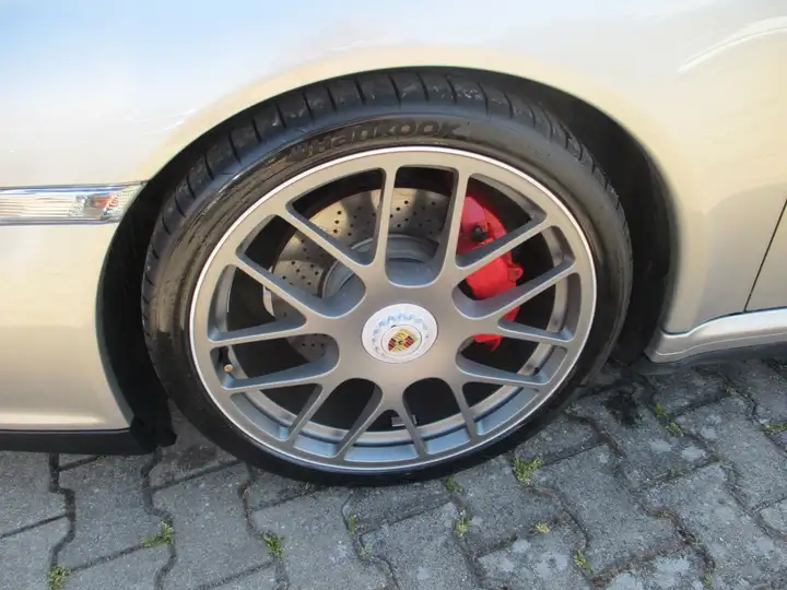 Carrera GTS — Exterior