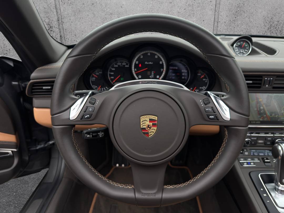 Turbo Cabriolet — Interior