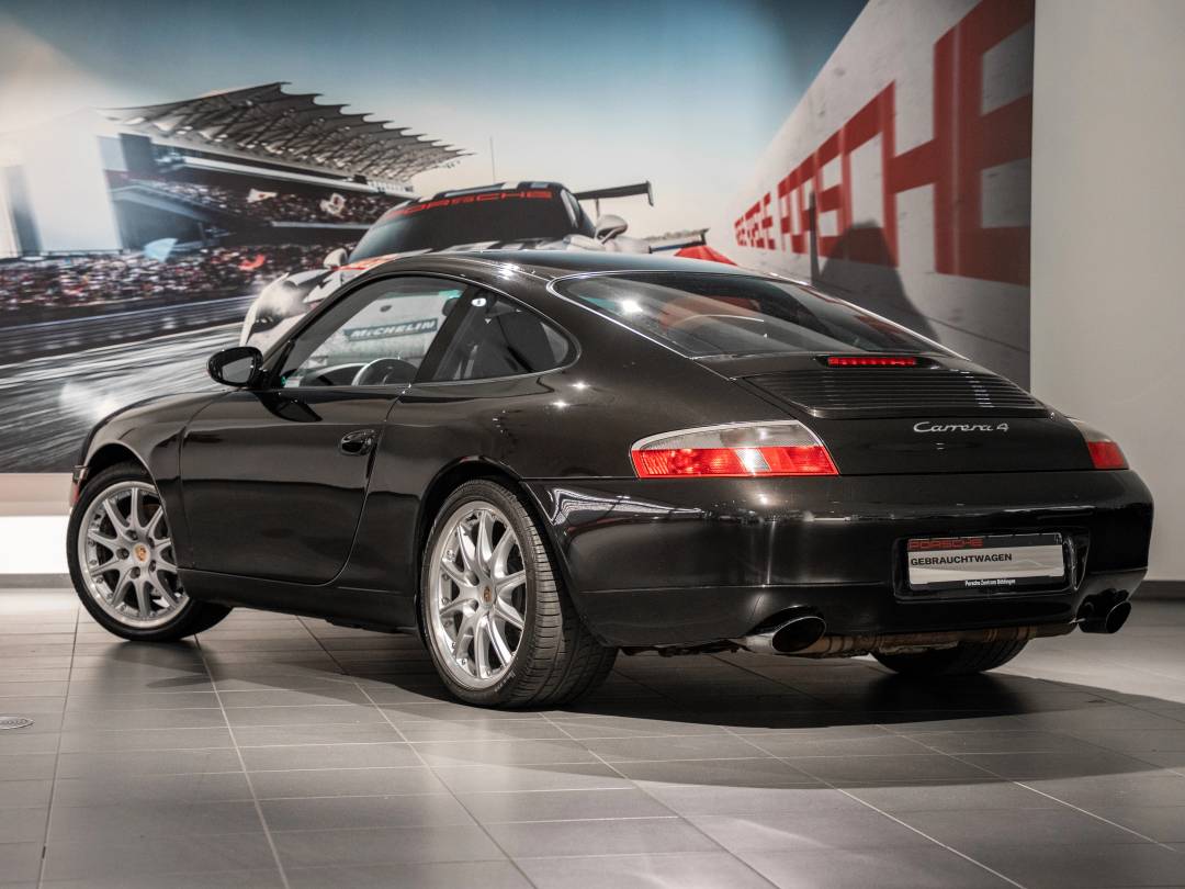 Carrera 4 — Exterior