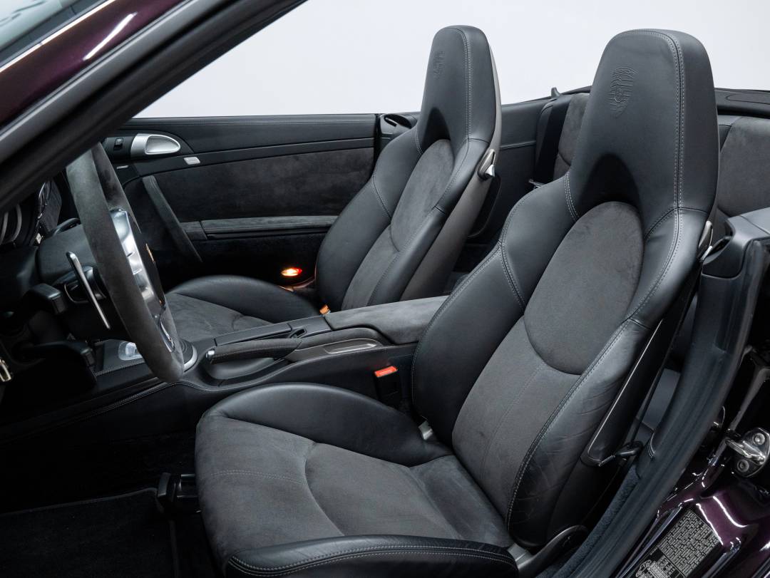 Carrera GTS Cabriolet — Interior
