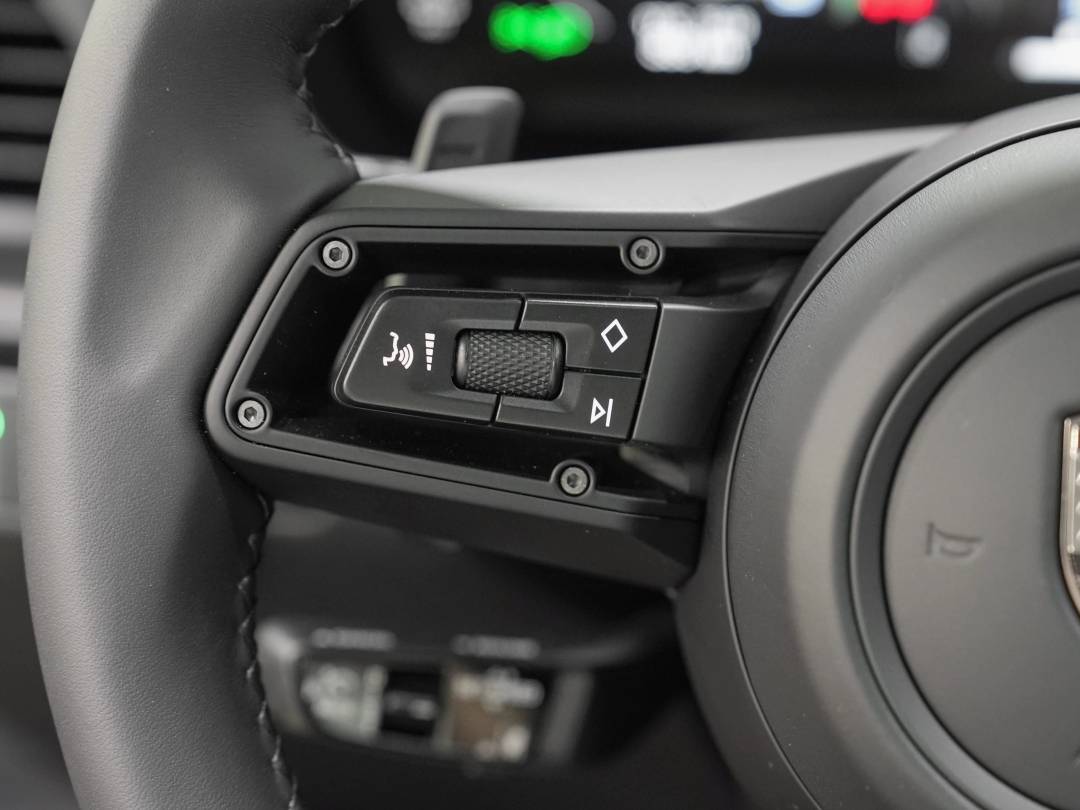 Turbo S — Interior