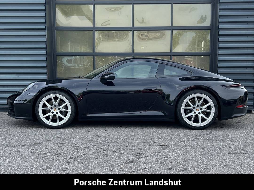 Carrera — Exterior