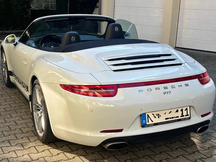 Carrera 4 — Exterior
