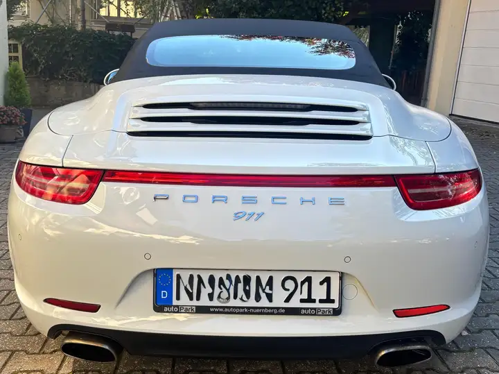 Carrera 4 — Exterior