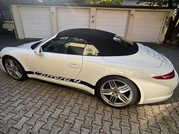 Carrera 4 — Exterior