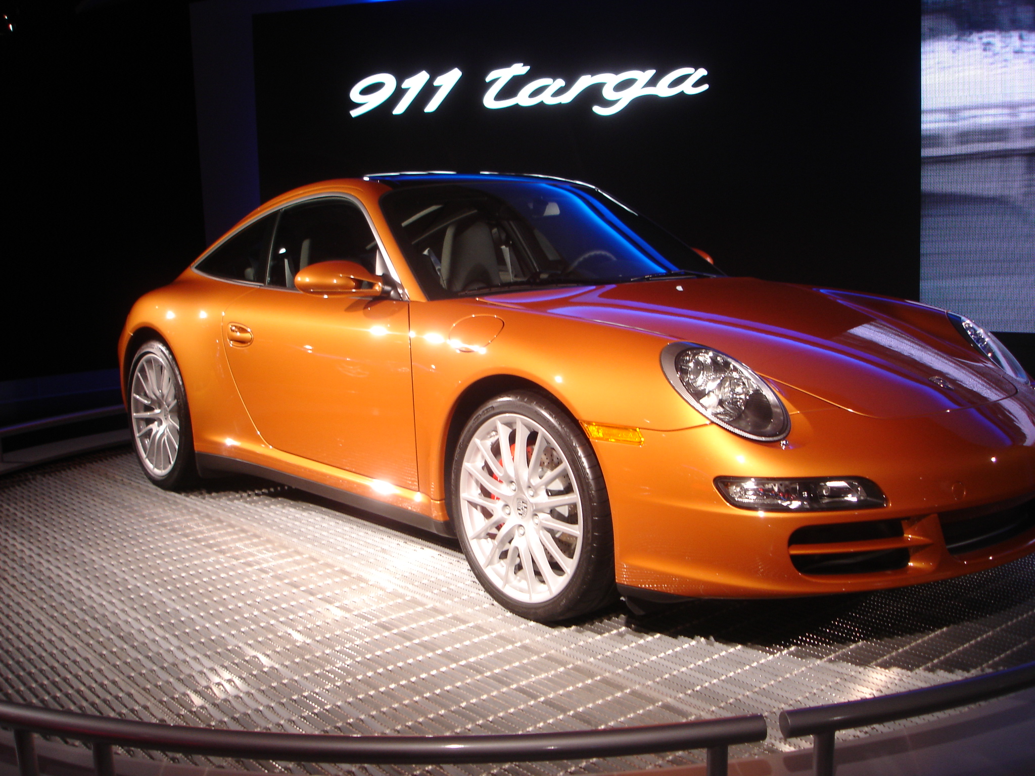 Targa 4 — Exterior