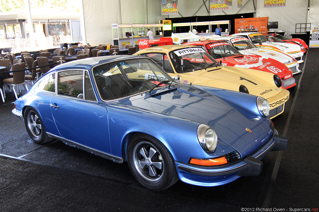 911 S 2.4 — Exterior