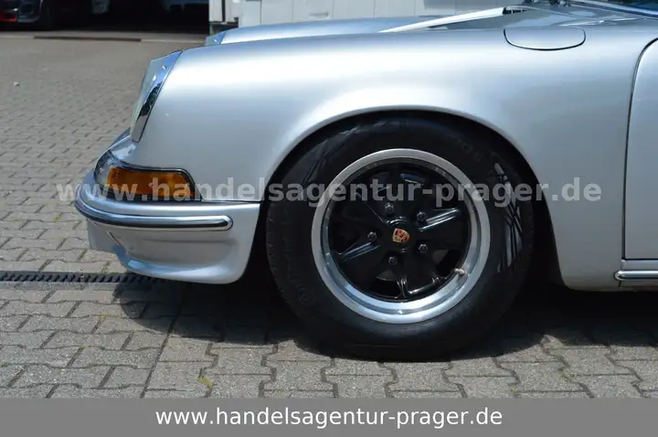 911 Targa — Exterior