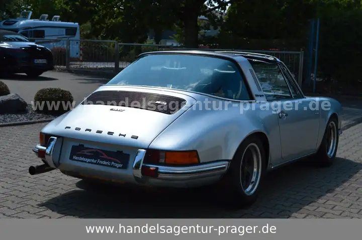 911 Targa — Exterior