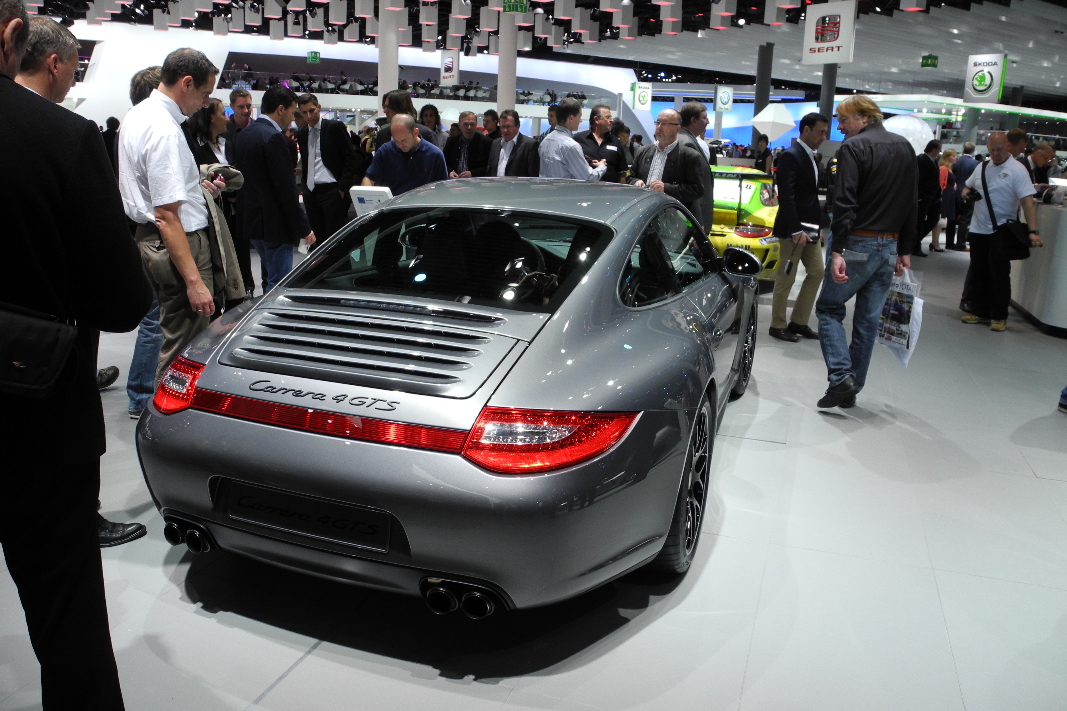 Carrera 4 GTS — Exterior
