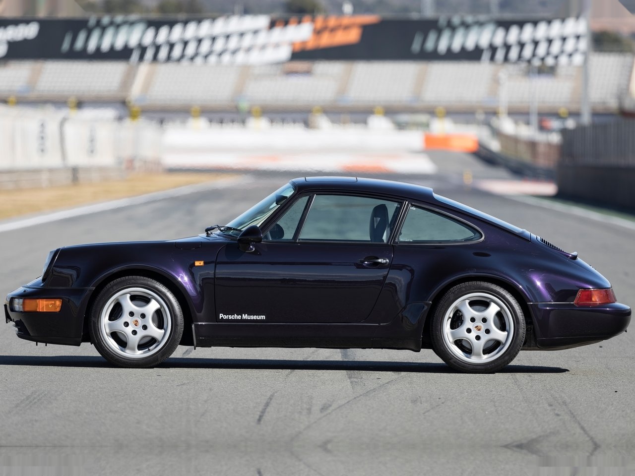 30 Jahre 911 — Exterior