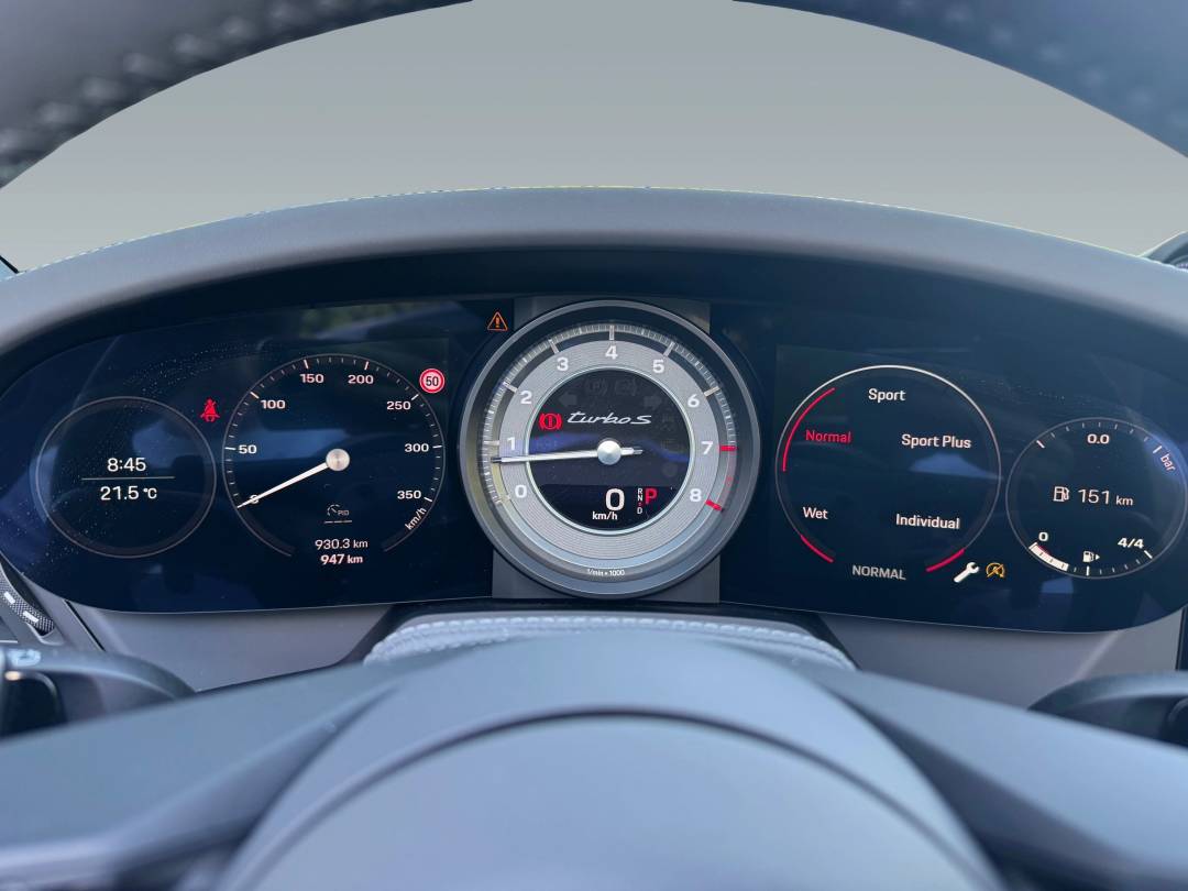 Turbo S Cabriolet — Interior
