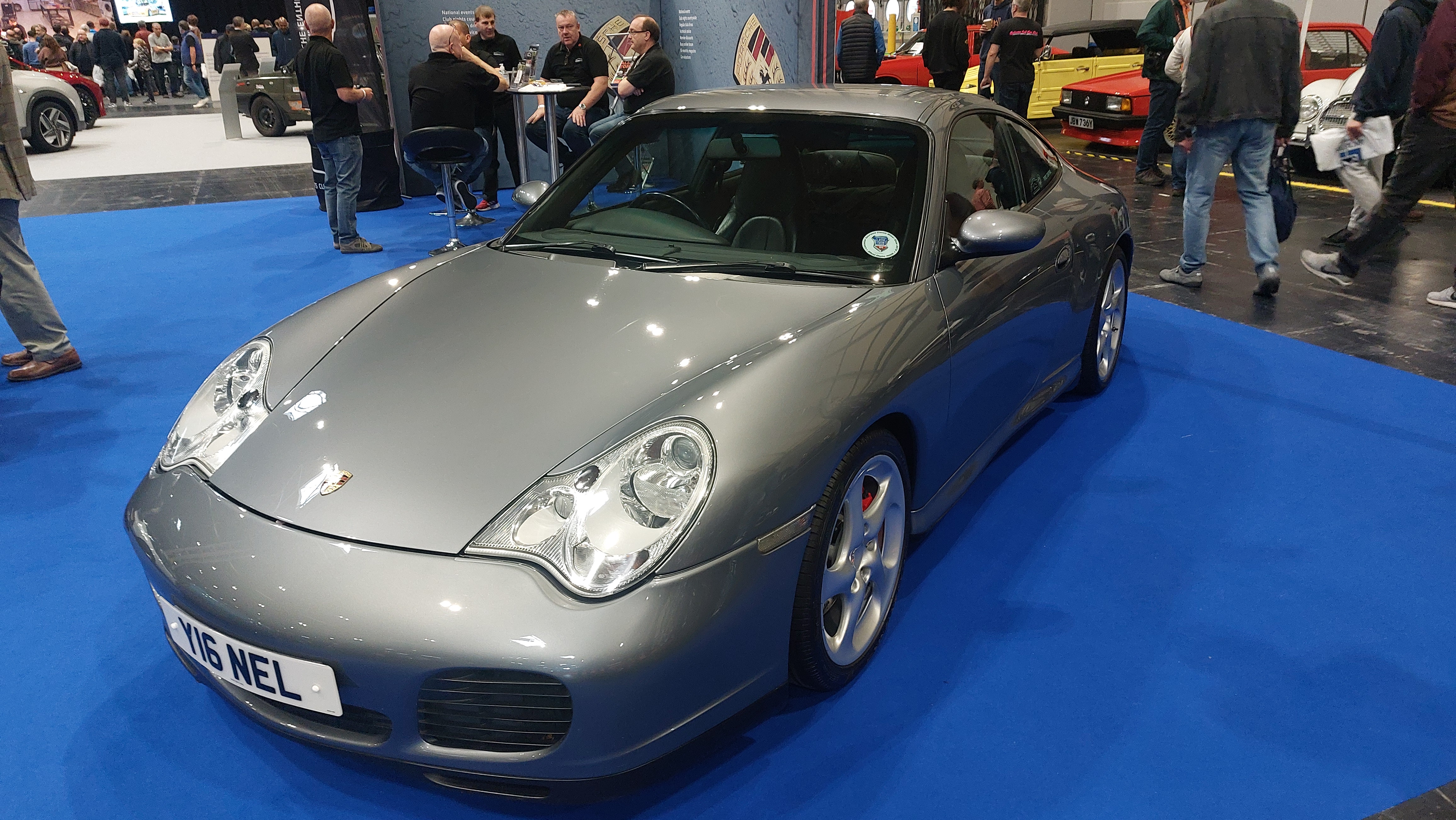 Carrera 4 — Exterior