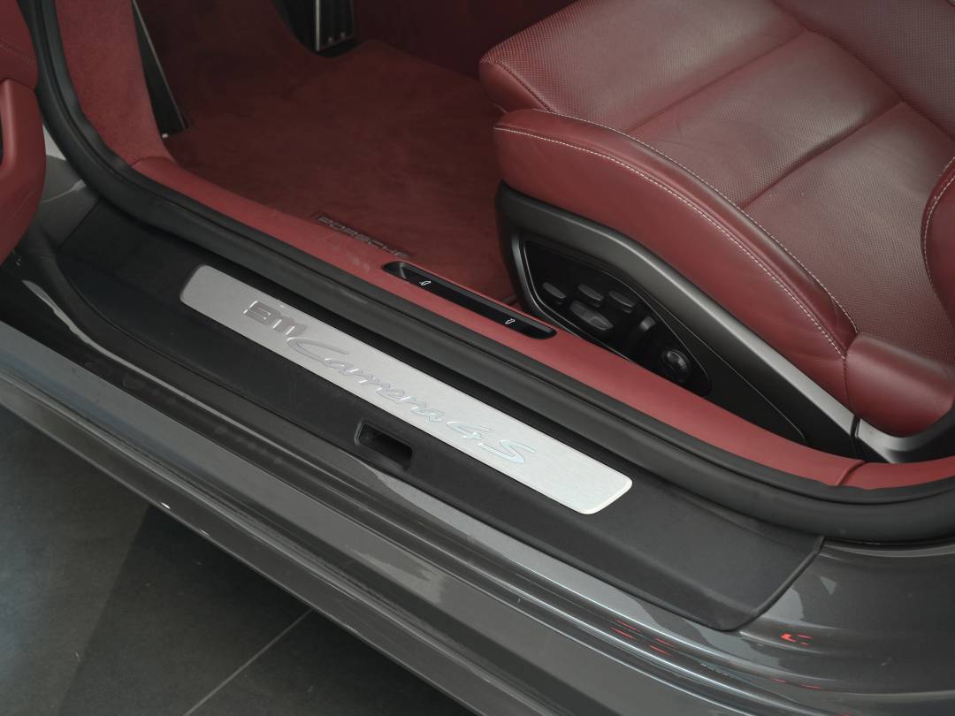 Carrera 4S — Exterior