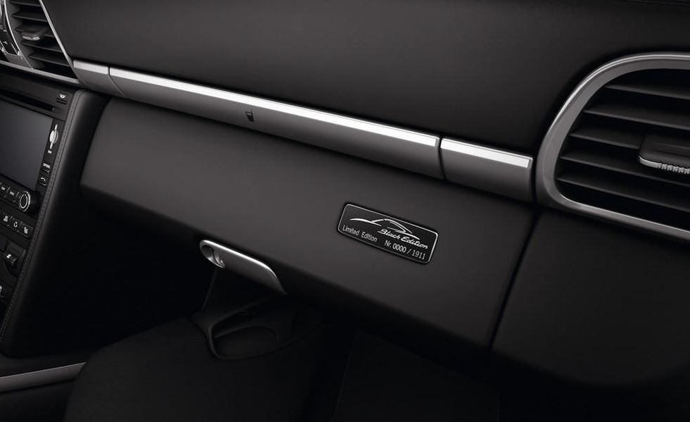 911 Black Edition — Exterior