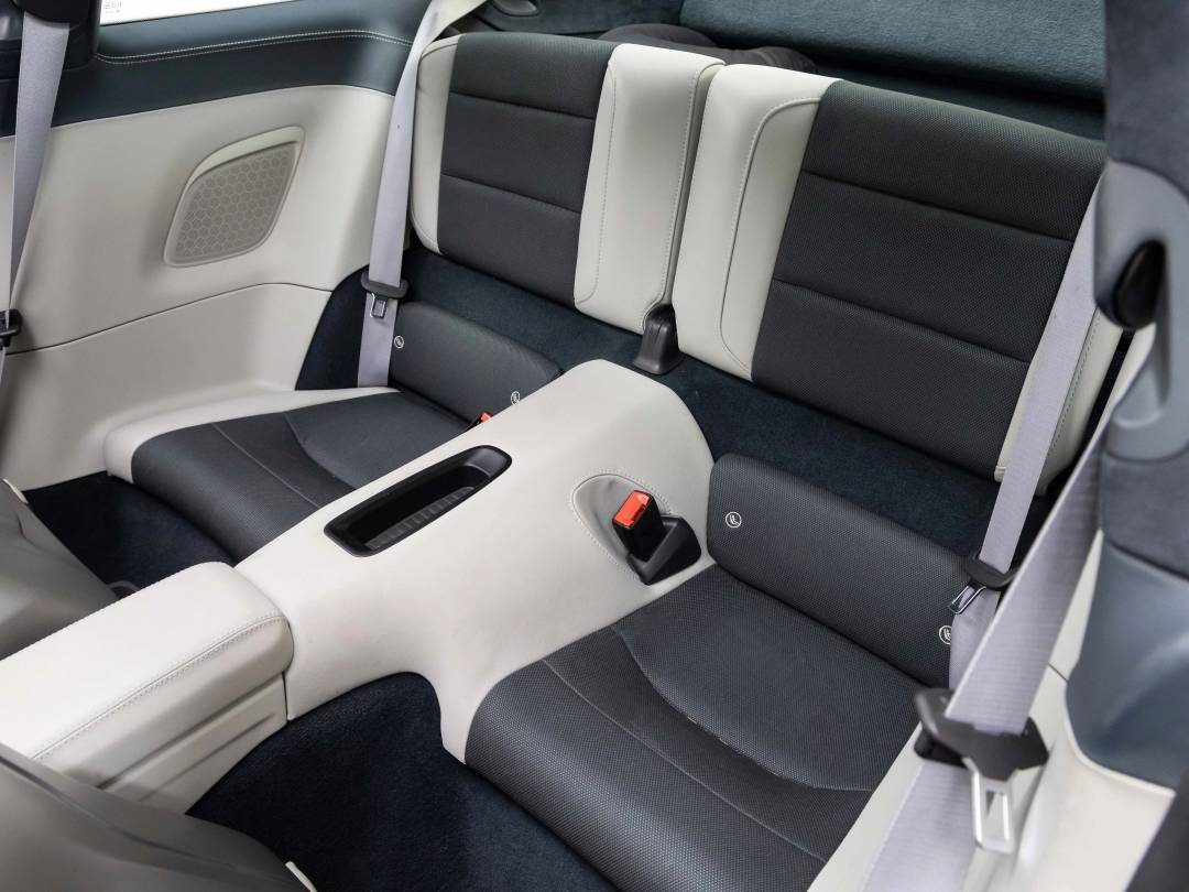 Carrera S — Interior