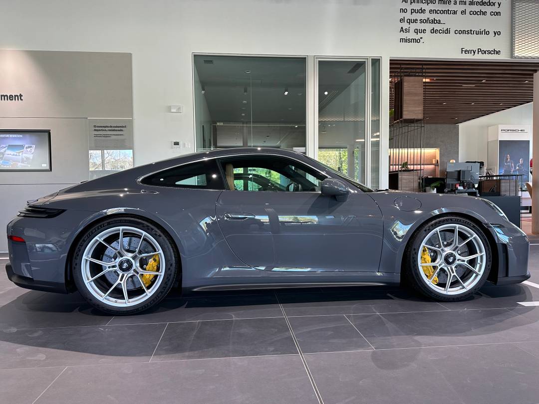 GT3 Touring — Exterior