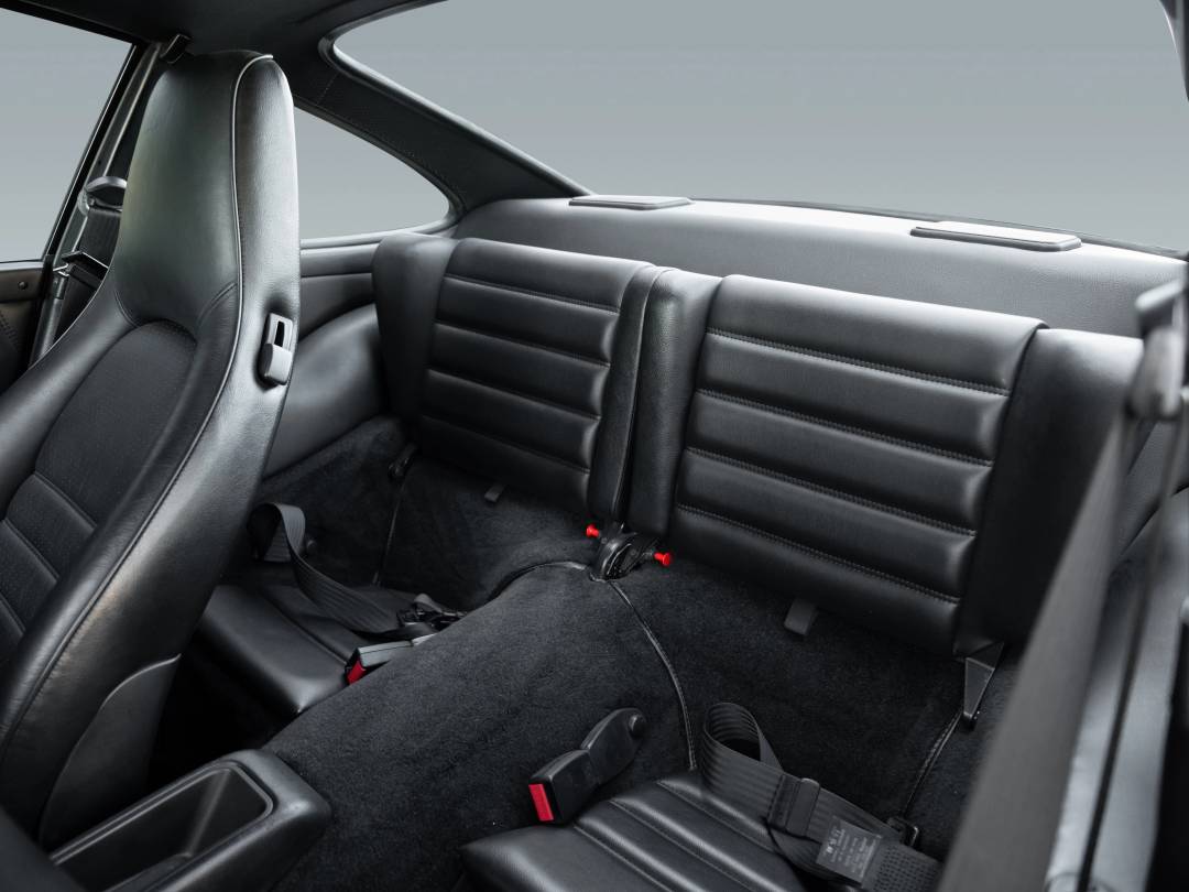 Carrera 4 — Interior