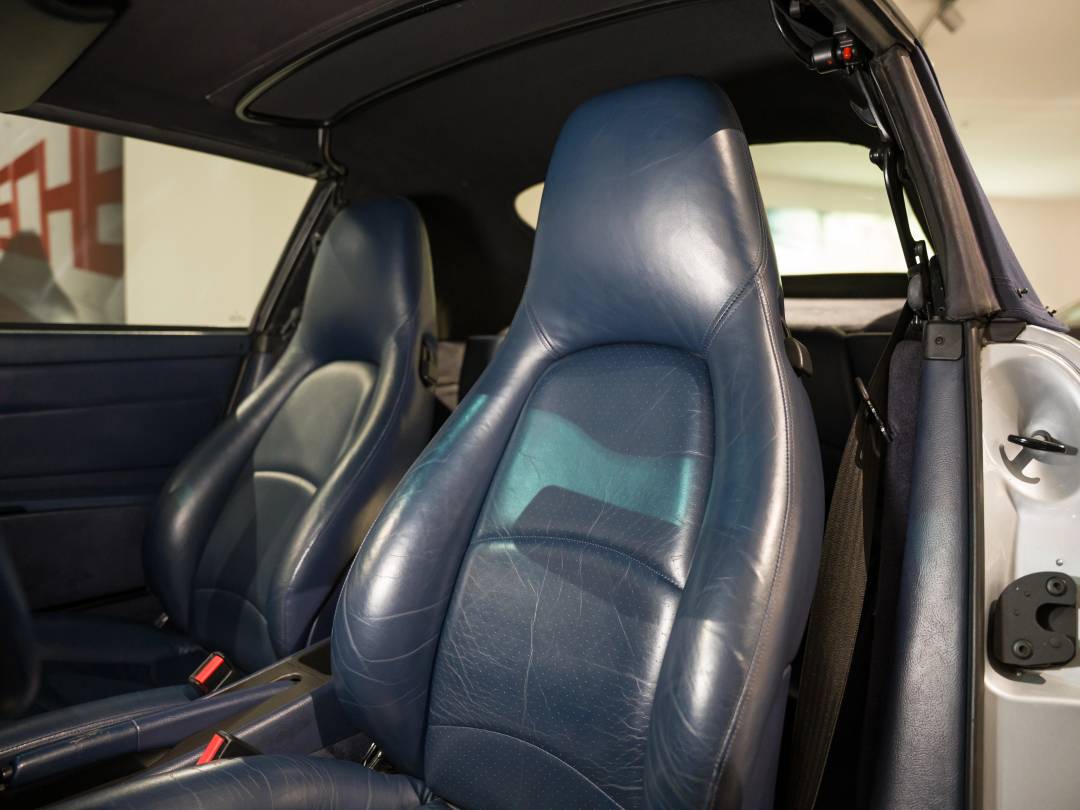 Carrera Cabriolet — Interior