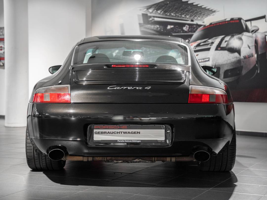 Carrera 4 — Exterior