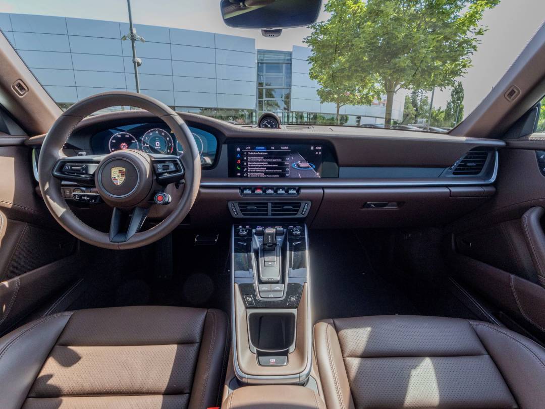 Carrera S Cabriolet — Interior